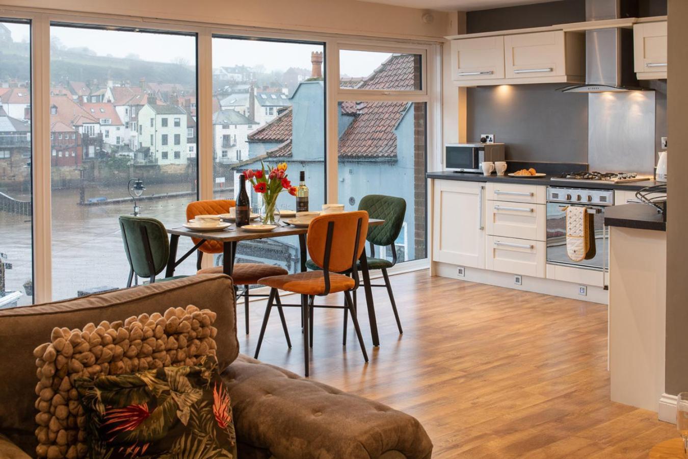 Number 3 Pier Road Apartment Whitby Exterior photo